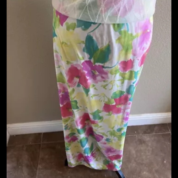 Rickie Freeman for T.J Nites Mesh Beaded Floor Length Gown Size 4 - Picture 9 of 14